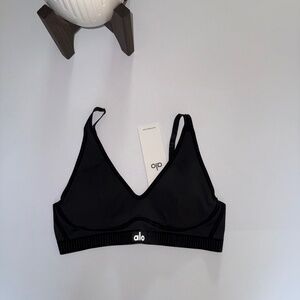 Black Sport Bra Alo!🖤😮‍💨🙌